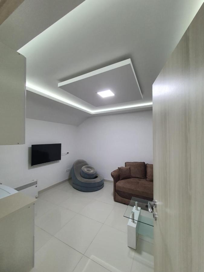 Apartman Tolosi 2 Подгорица Екстериор снимка