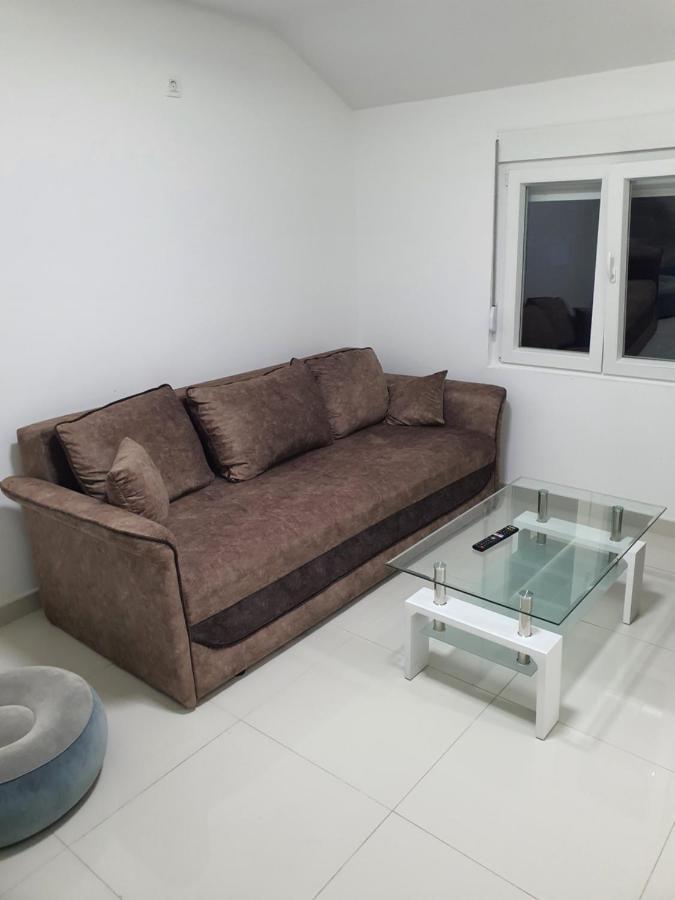 Apartman Tolosi 2 Подгорица Екстериор снимка