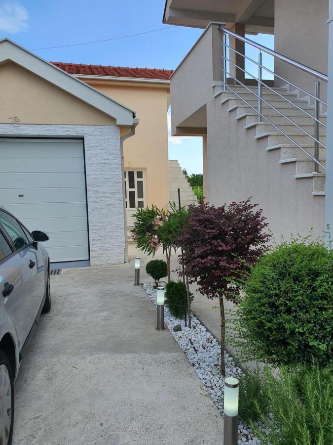 Apartman Tolosi 2 Подгорица Екстериор снимка