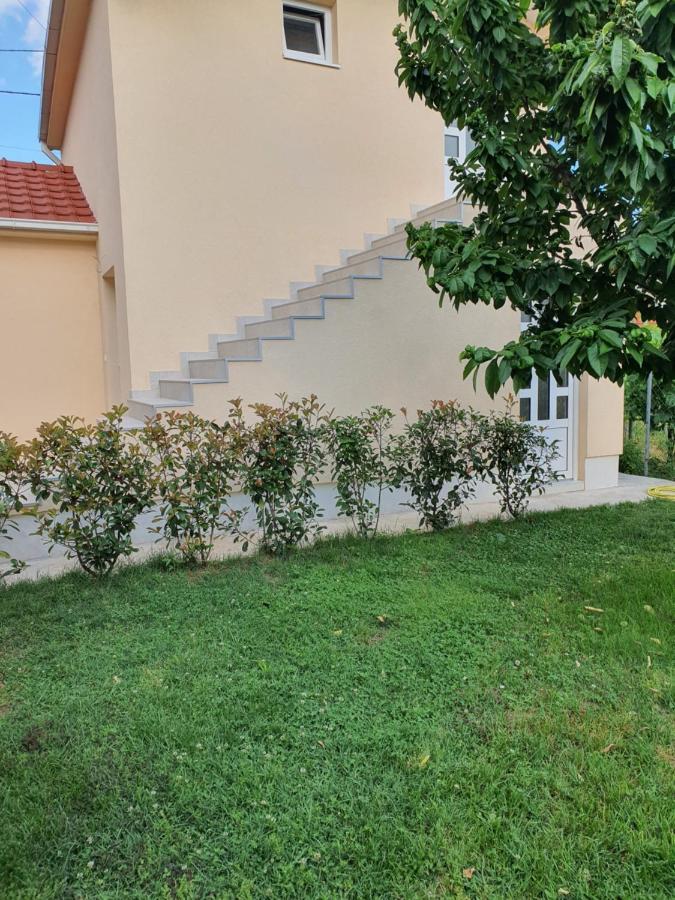 Apartman Tolosi 2 Подгорица Екстериор снимка